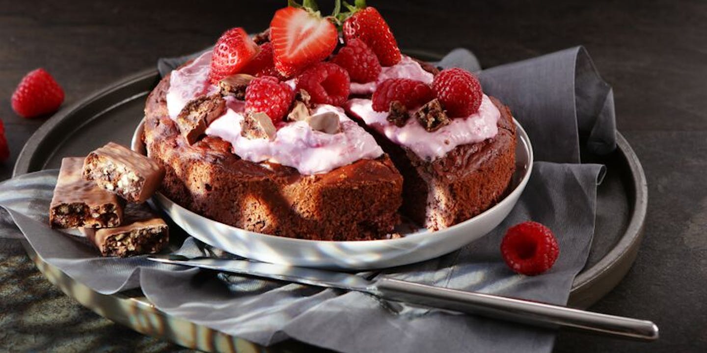NEOH Rezept: Neoh Raspberry Chocolate Fudge Cake